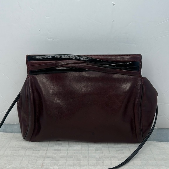 Salvatore Ferragamo Burgundy leather Shoulder Bag - Picture 1 of 12